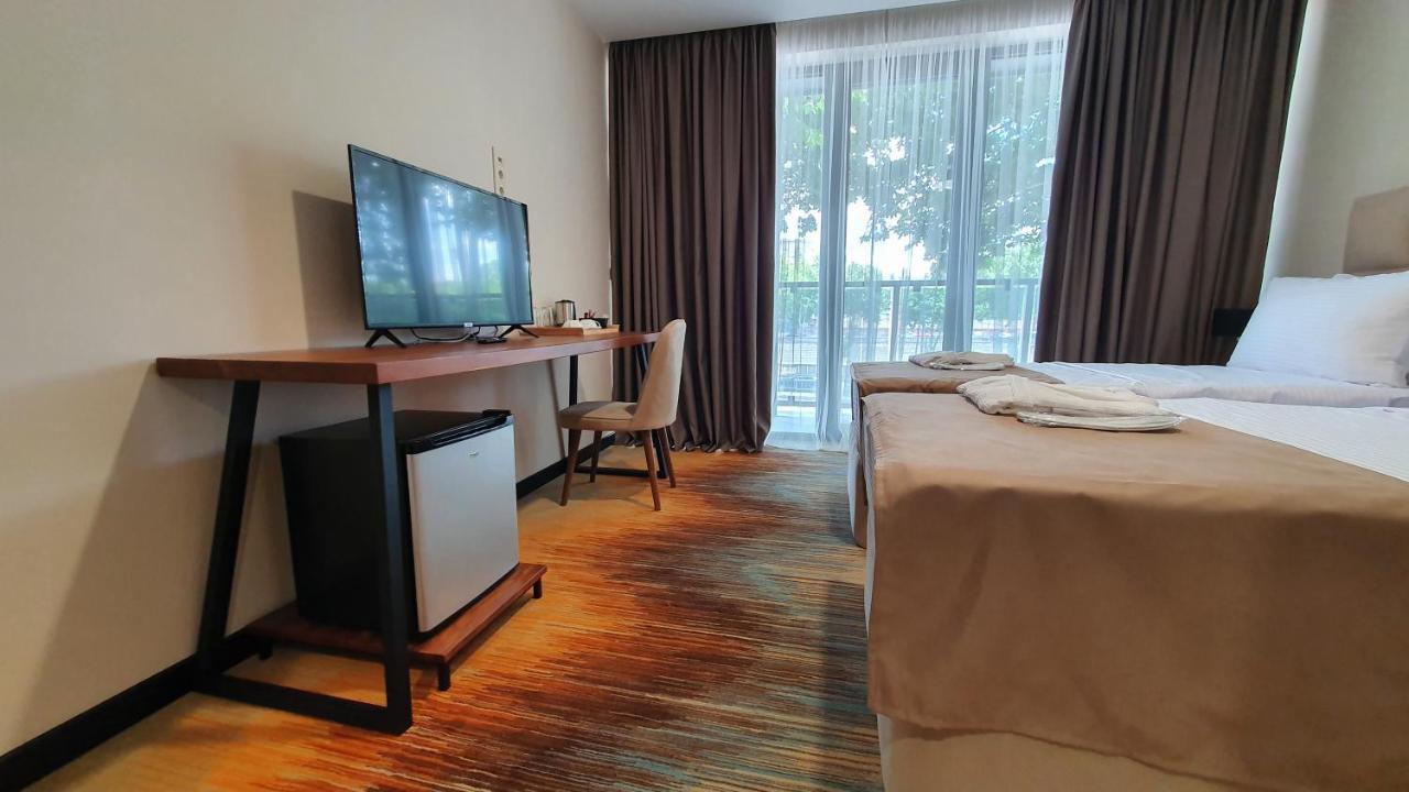 Carousel Hotel Tbilisi Bagian luar foto